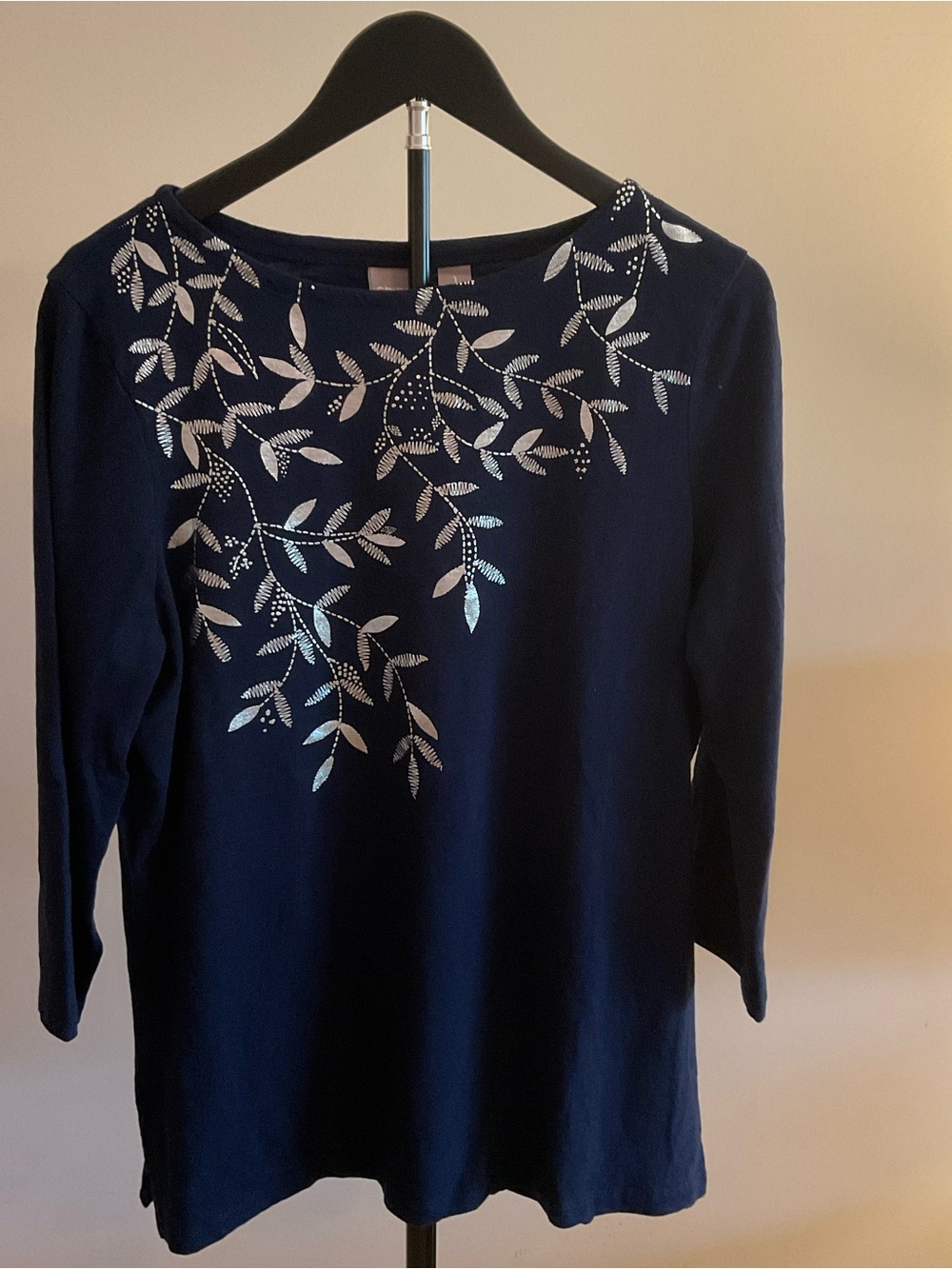 Chico's Navy 3/4 Sleeve Top with Silver Leaf Motif size 1 M